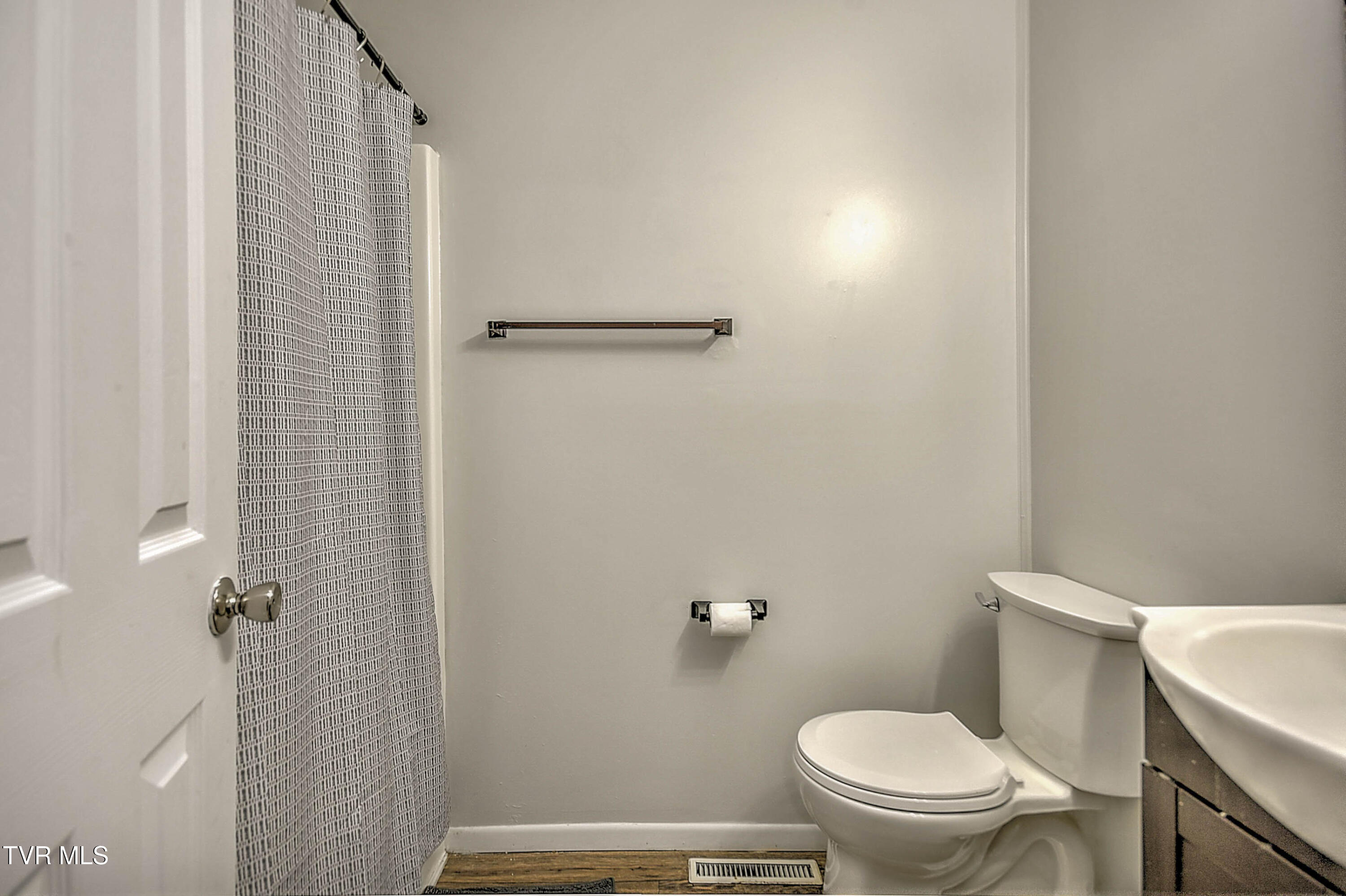 1805 King College Road, Unit E4 Bristol, TN 37620 - Photo 18 of 25 1805 King College TC-25