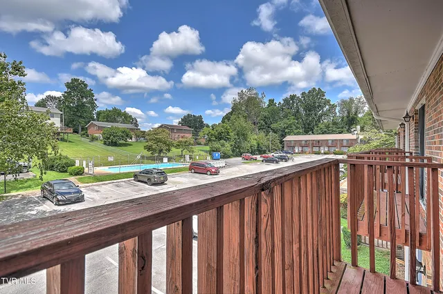 $127,900 | 1805 King College Road, Unit E4, Bristol, TN 37620