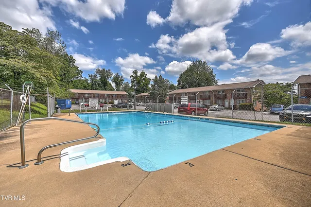 $127,900 | 1805 King College Road, Unit E4, Bristol, TN 37620