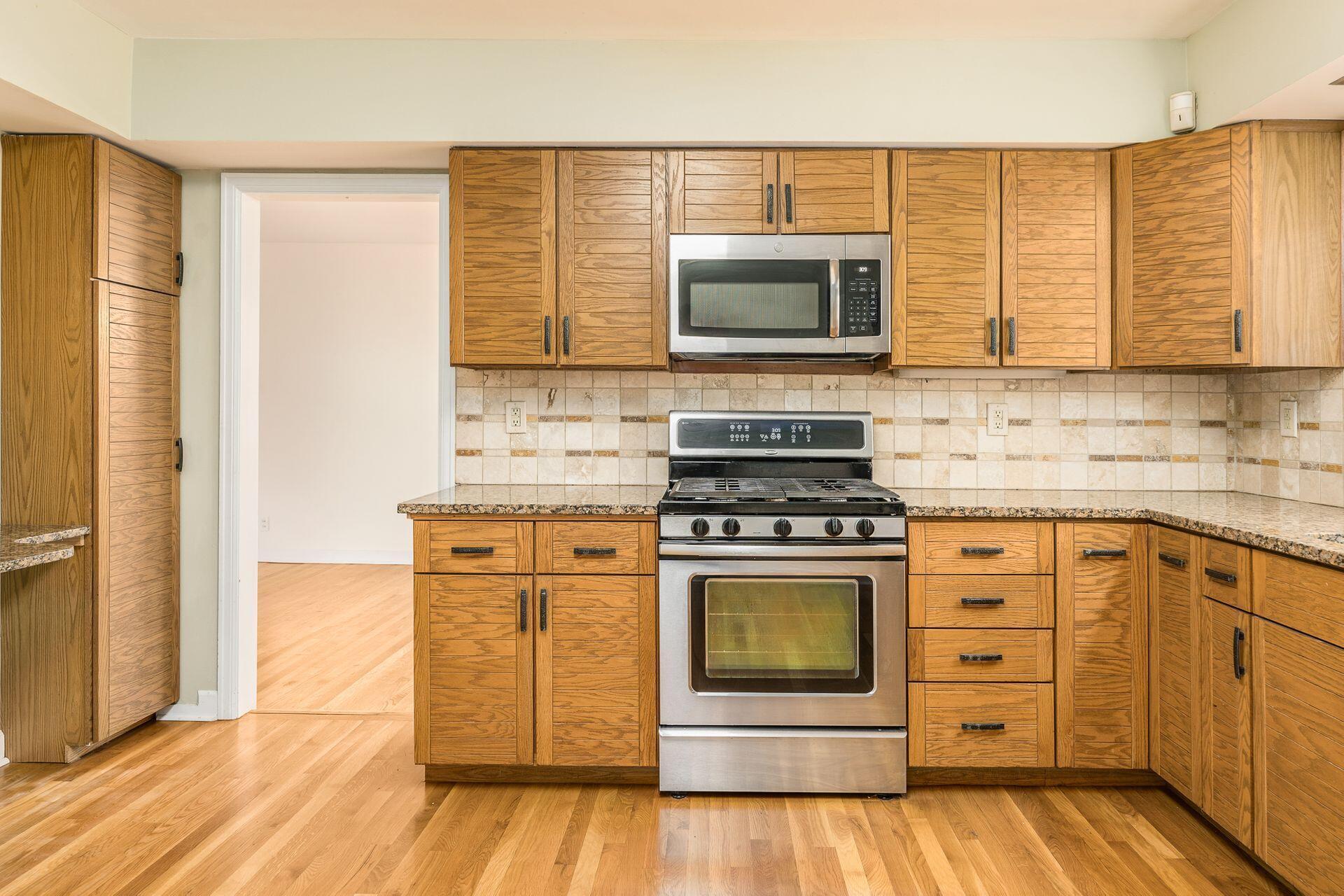 71 North Merkle Road Columbus, OH 43209 - Photo 15 of 66 Kitchen