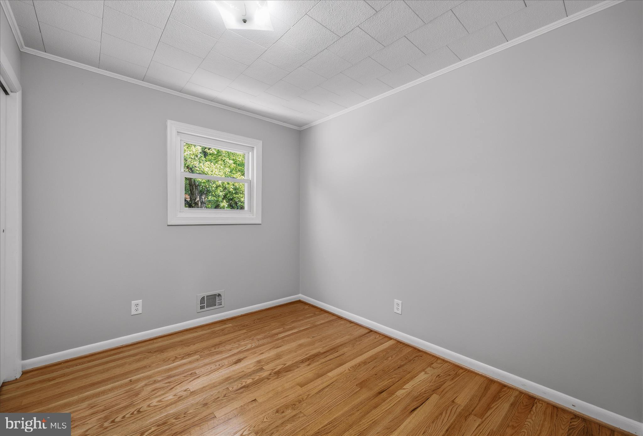 162 Barbara Road Severna Park, MD 21146 - Photo 20 of 48 Bedroom 3