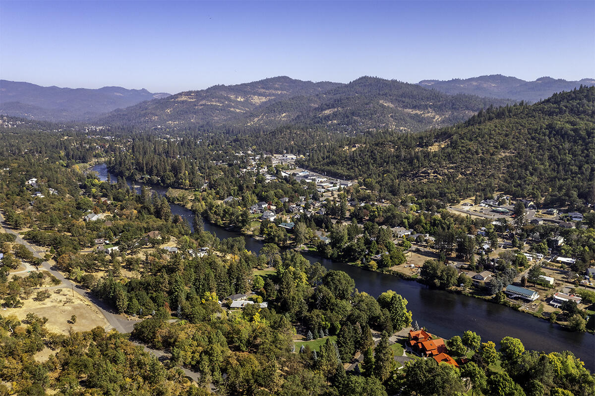 332 Rene Drive Shady Cove, OR 97539 - Photo 51 of 53 DJI_0173-HDR-Edit