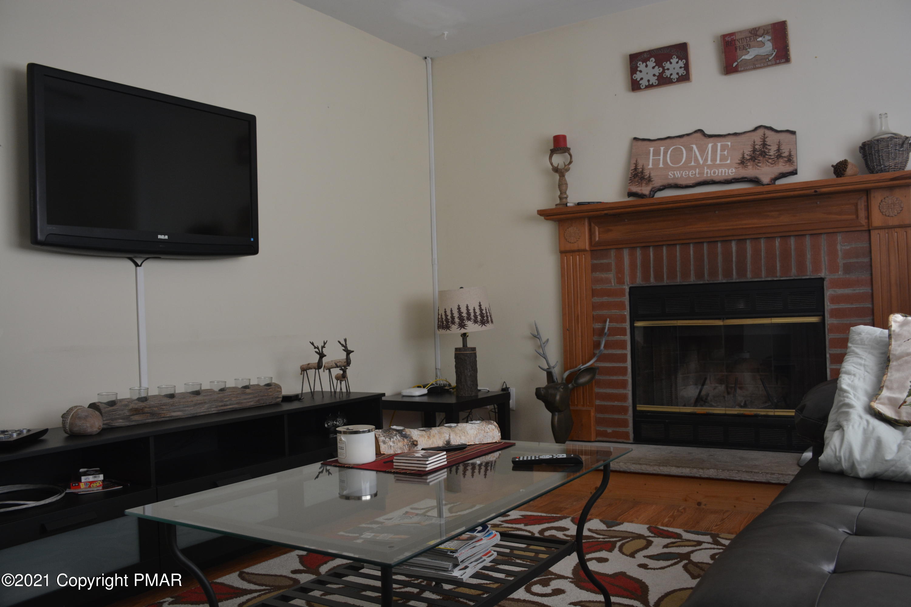 196 Canterbury Road Bushkill, PA 18324 - Photo 1 of 24 DSC_0759