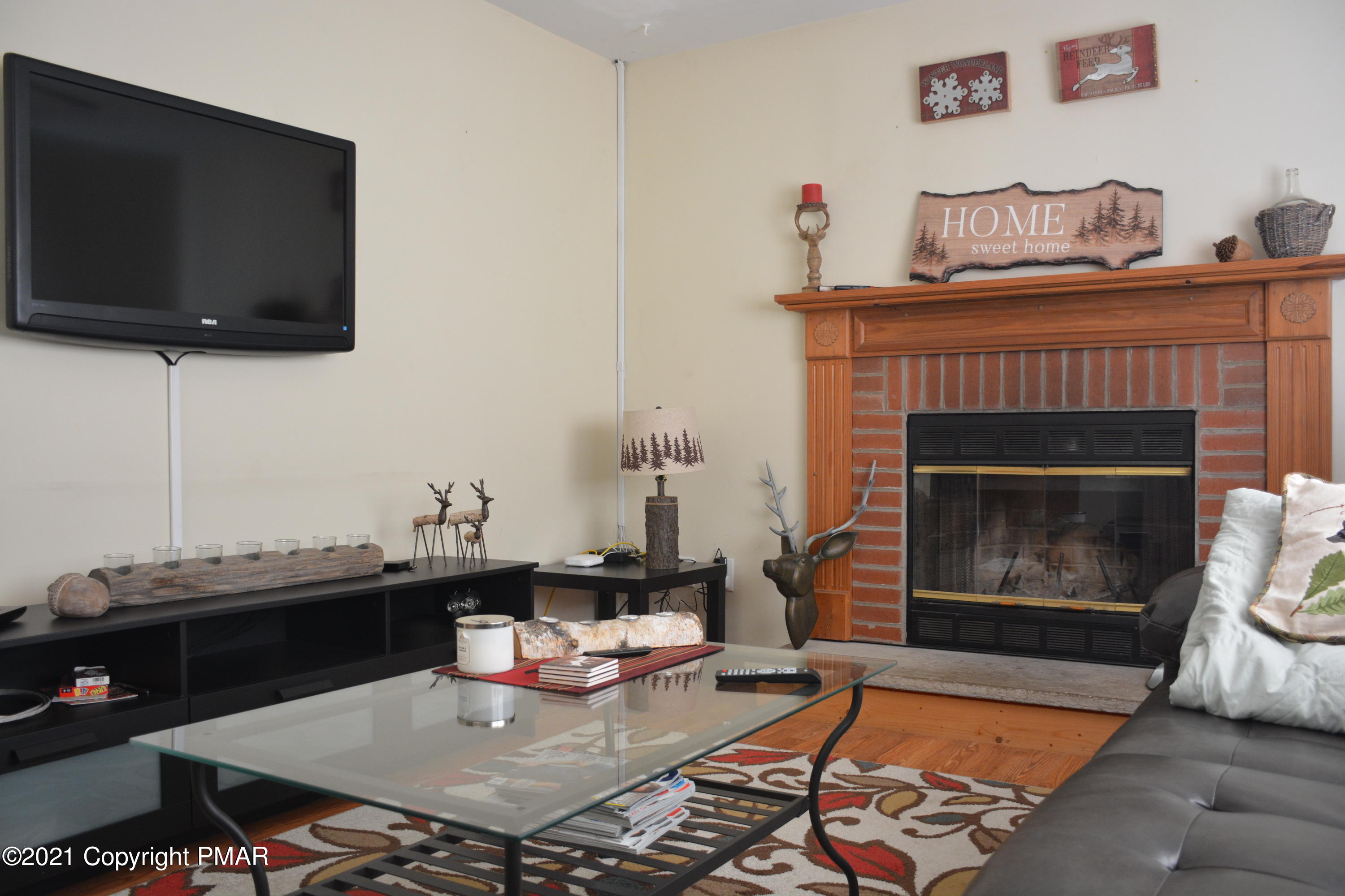196 Canterbury Road Bushkill, PA 18324 - Photo 2 of 24 DSC_0761