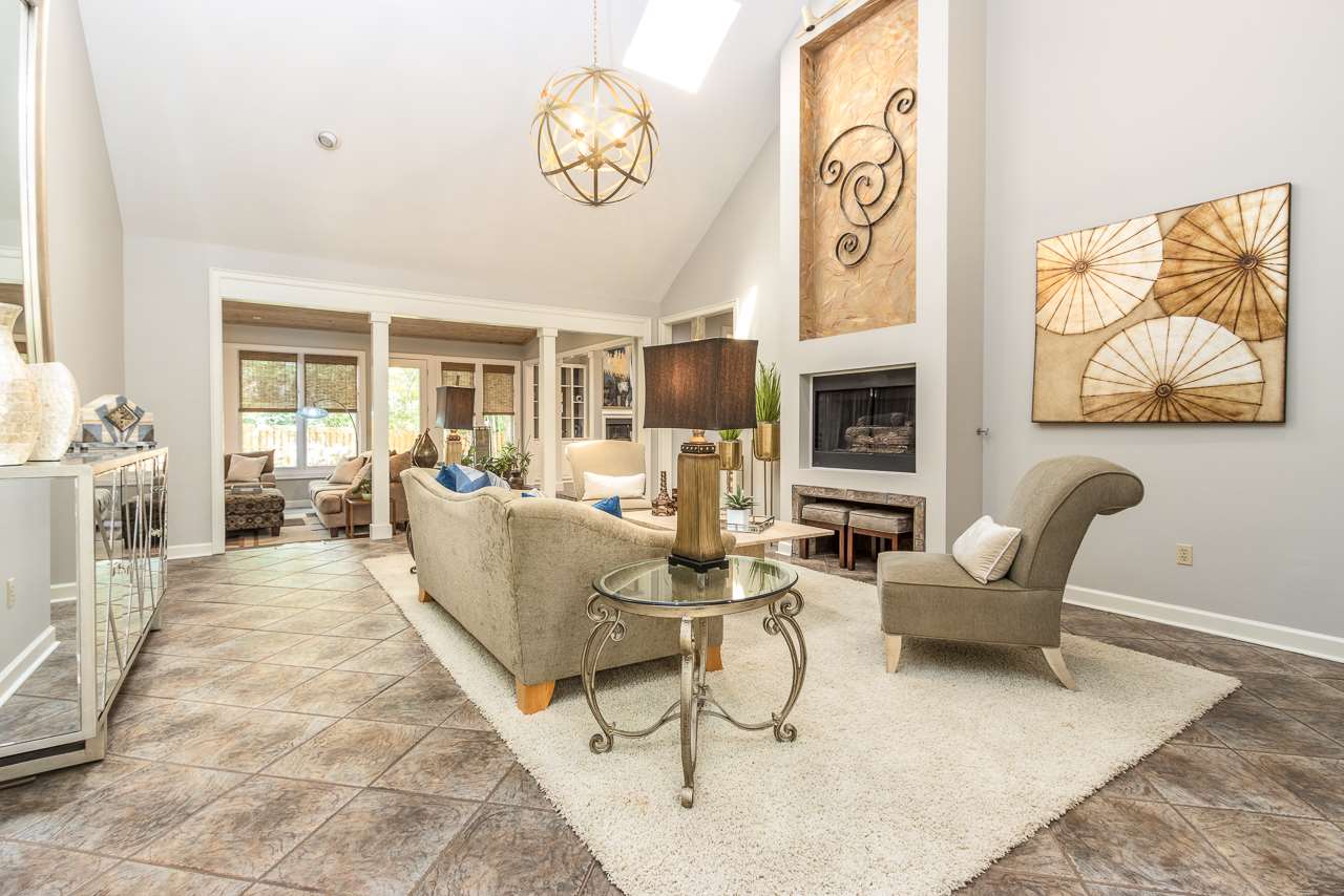 1139 Oak River Road Memphis, TN 38120 - Photo 2 of 25 Gallery Image 2