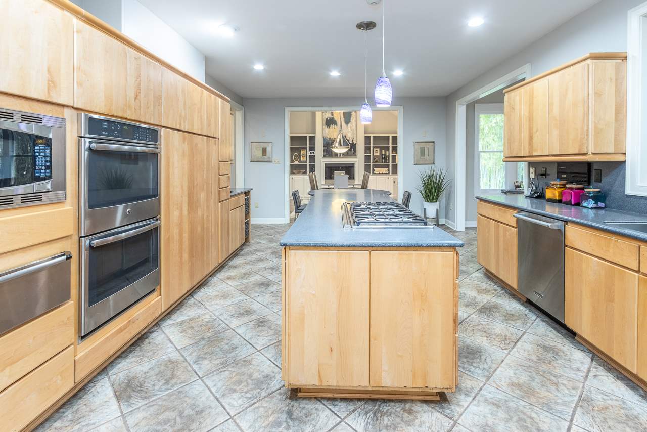 1139 Oak River Road Memphis, TN 38120 - Photo 9 of 25 Gallery Image 9