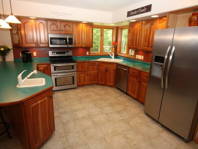 3964 Iroquois Court Rhinelander, WI 54501 - Photo 2 of 20 Gallery Image 2