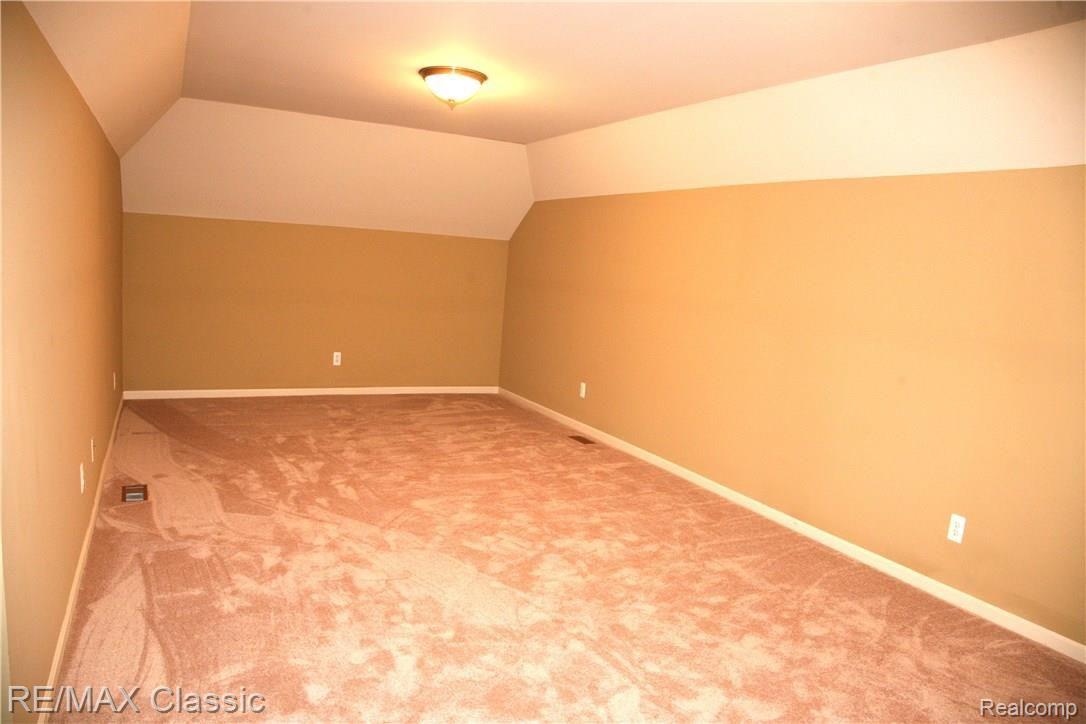 34028 Lyncroft Street Farmington, MI 48331 - Photo 64 of 66 image0070.jpg