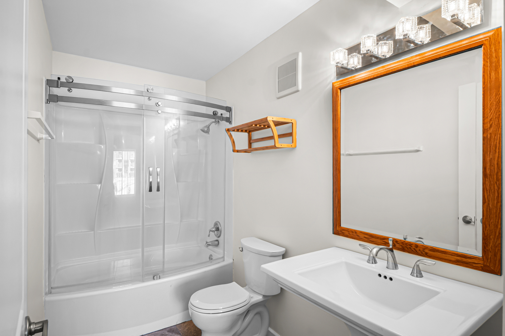 629 Derry Court, Unit 1A Schaumburg, IL 60193 - Photo 7 of 8