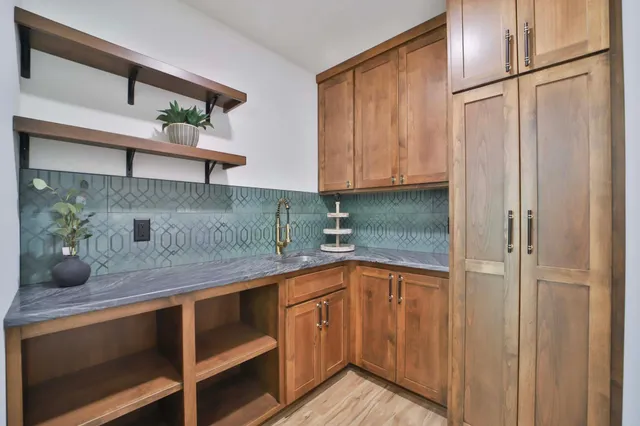 $999,950 | 20482 Lord Road, Merrifield, MN 56465