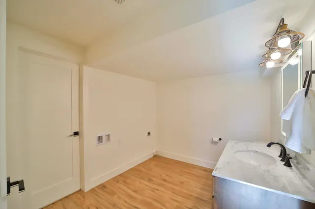 $999,950 | 20482 Lord Road, Merrifield, MN 56465