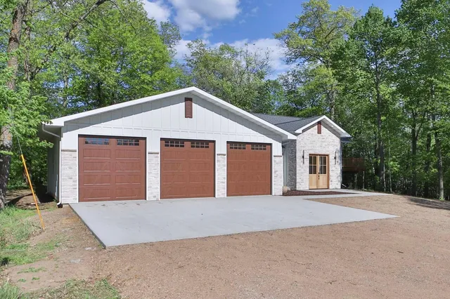 $999,950 | 20482 Lord Road, Merrifield, MN 56465