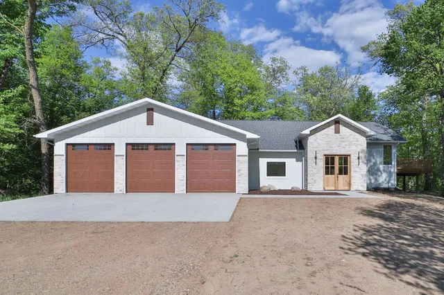 $999,950 | 20482 Lord Road, Merrifield, MN 56465