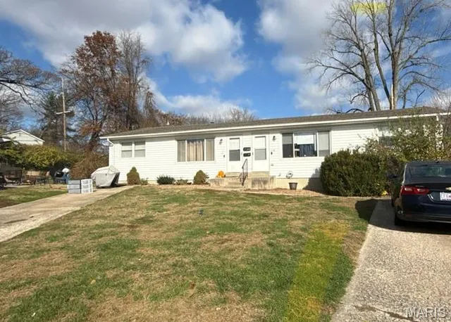 $295,000 | 117-118 Woodlawn Court, St. Charles, MO 63301