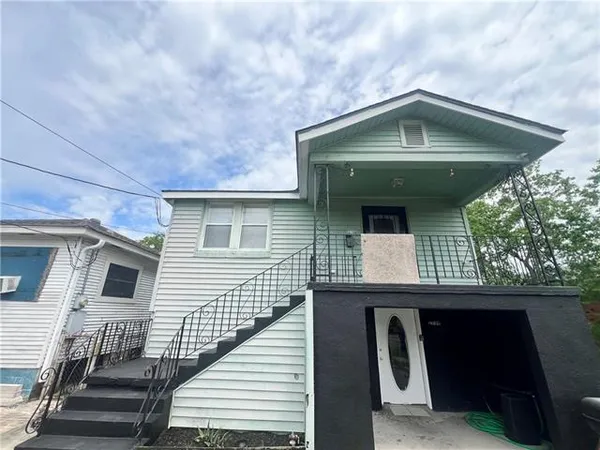 $1,900 | 2739 Bay Street, Unit B, New Orleans, LA 70122
