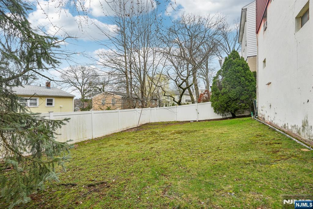 397 Oak Street Ridgefield, NJ 07657 - Photo 31 of 32