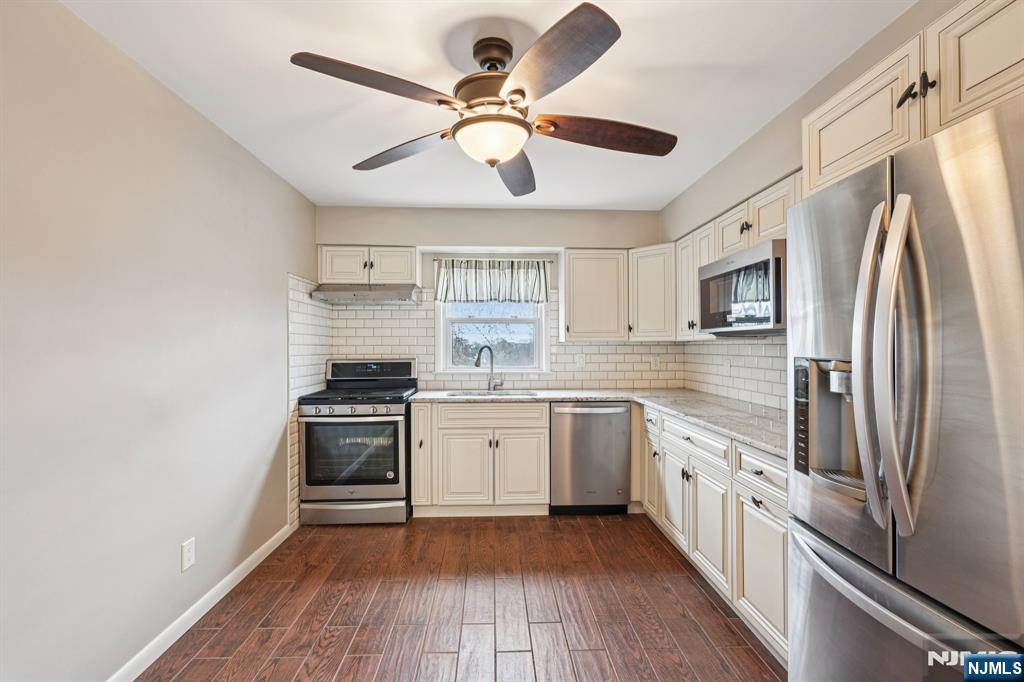 397 Oak Street Ridgefield, NJ 07657 - Photo 6 of 32