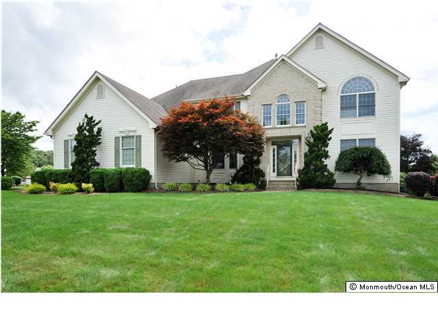 7 English Path Freehold, NJ 07728 - Photo 1 of 3 Primary Photo