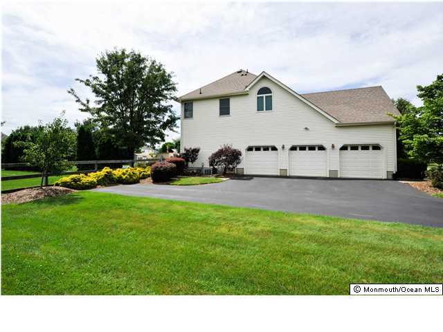 7 English Path Freehold, NJ 07728 - Photo 2 of 3 Additional Photo