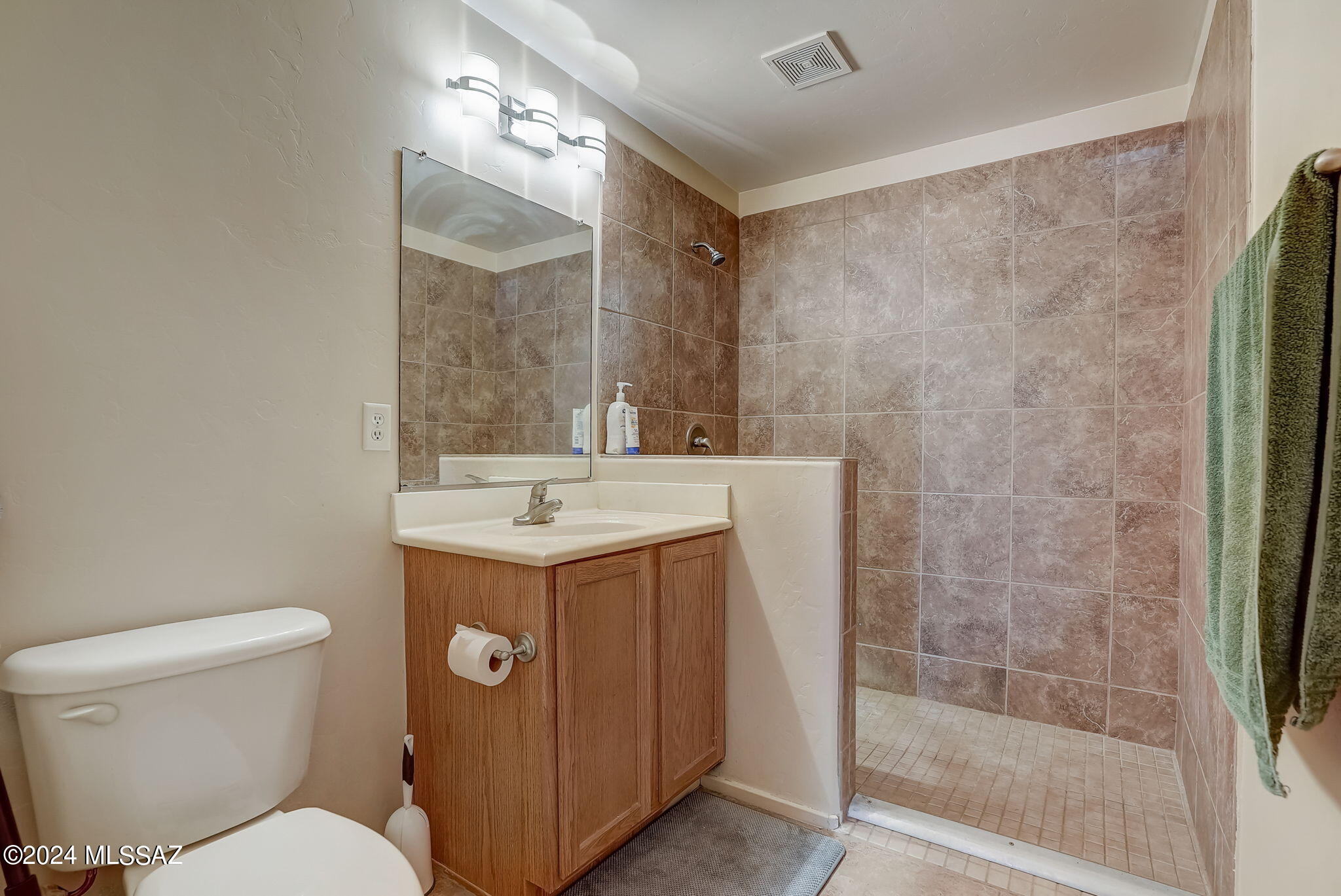 2026 East River Road, Unit 104 Tucson, AZ 85718 - Photo 31 of 46