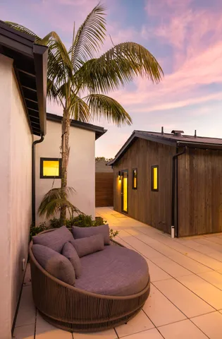 $5,500,000 | 114 La Marina, Santa Barbara, CA 93109