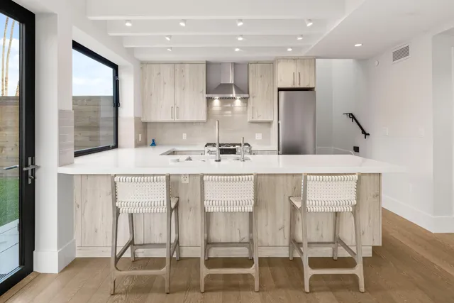 $5,500,000 | 114 La Marina, Santa Barbara, CA 93109