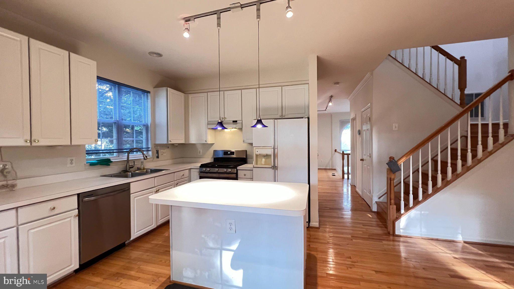 4100 Flower Fairfax, VA 22030 - Photo 15 of 48 Bright and airy kitchen with charm.