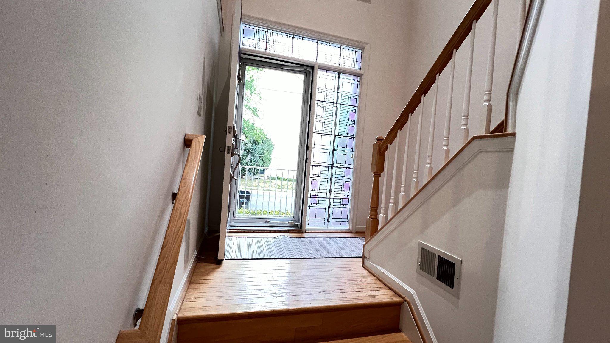 4100 Flower Fairfax, VA 22030 - Photo 6 of 48 Inviting entryway with natural light.