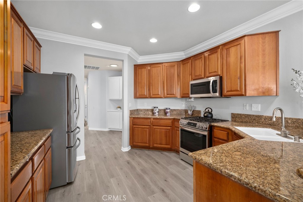 33287 Warwick Hills Road Yucaipa, CA 92399 - Photo 12 of 41