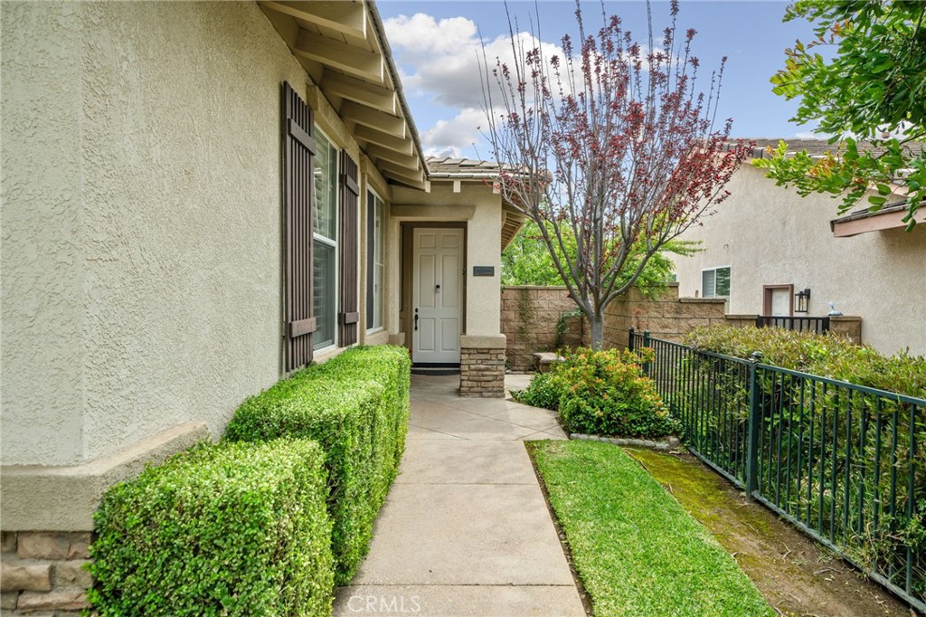 33287 Warwick Hills Road Yucaipa, CA 92399 - Photo 3 of 41