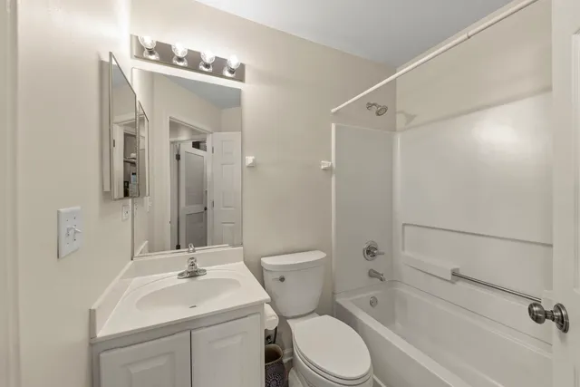 $260,000 | 2513 Dickens Drive, Aurora, IL 60503