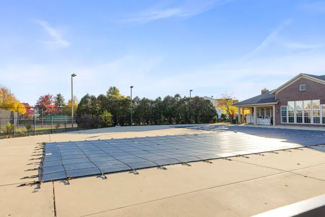 $260,000 | 2513 Dickens Drive, Aurora, IL 60503