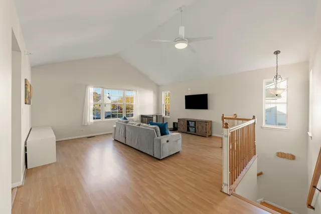 $260,000 | 2513 Dickens Drive, Aurora, IL 60503