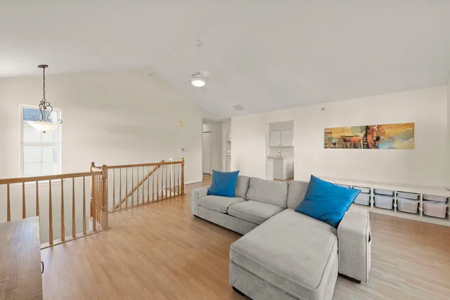 $260,000 | 2513 Dickens Drive, Aurora, IL 60503