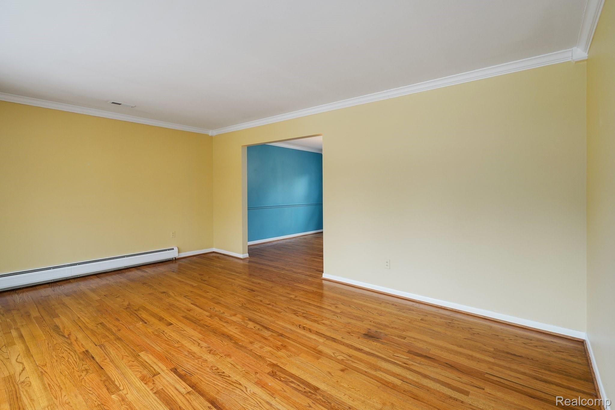 15-web-or-mls-3763 Quarton Bloomfield Twp - 03.jpg