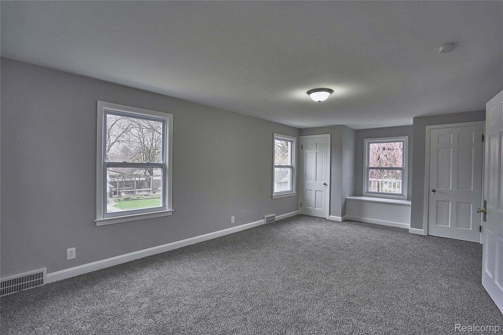 106 Ogemaw Road Pontiac, MI 48341 - Photo 43 of 49 Master w. extra storage, window seat