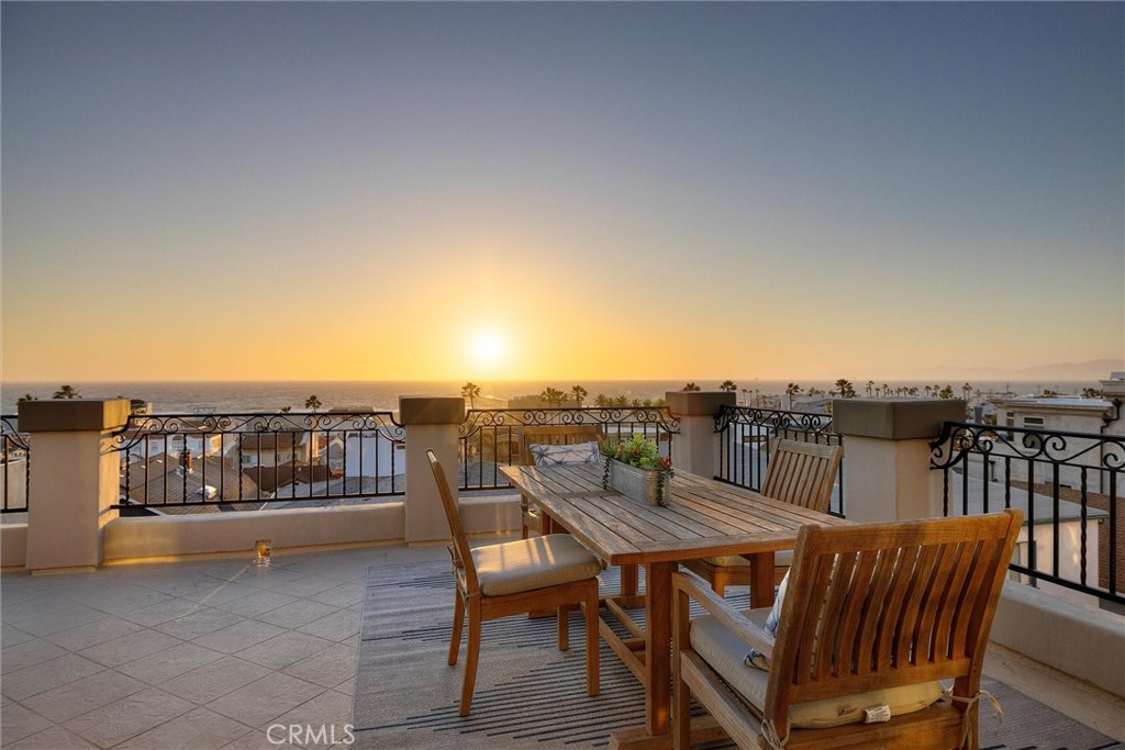 1042 Bayview Drive Hermosa Beach, CA 90254 - Photo 3 of 44 a view of a roof deck with patio