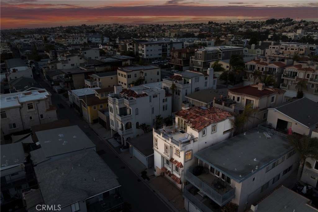 1042 Bayview Drive Hermosa Beach, CA 90254 - Photo 43 of 44 an aerial view of a house with a yard