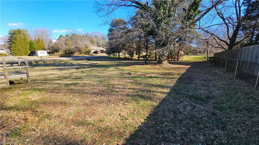 325 Stewart Road Southeast Winston-Salem, NC 27107 - Photo 6 of 25