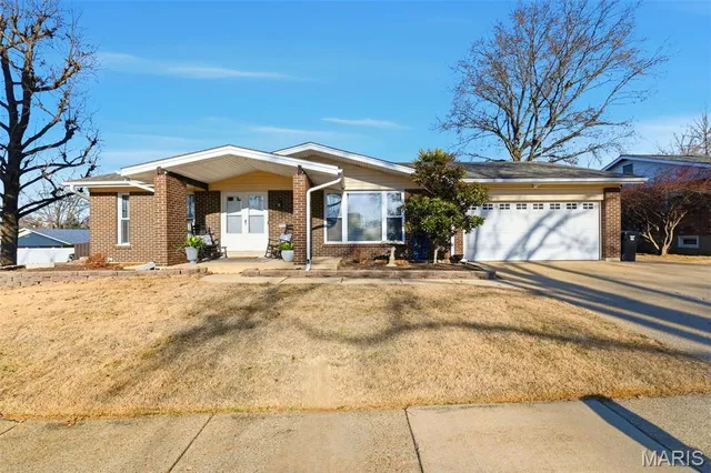 $295,900 | 3771 Baville Court, Florissant, MO 63034