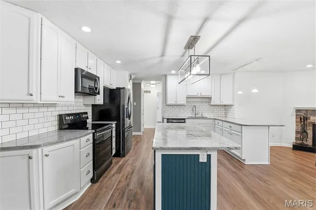 $295,900 | 3771 Baville Court, Florissant, MO 63034