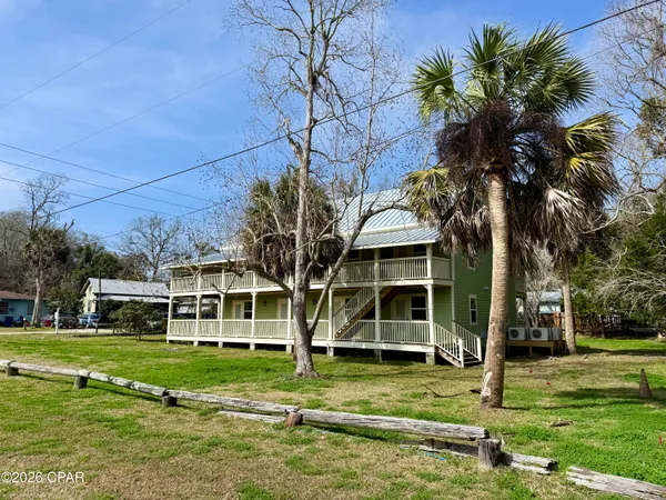 $949,900 | 145 6th Street, Apalachicola, FL 32320