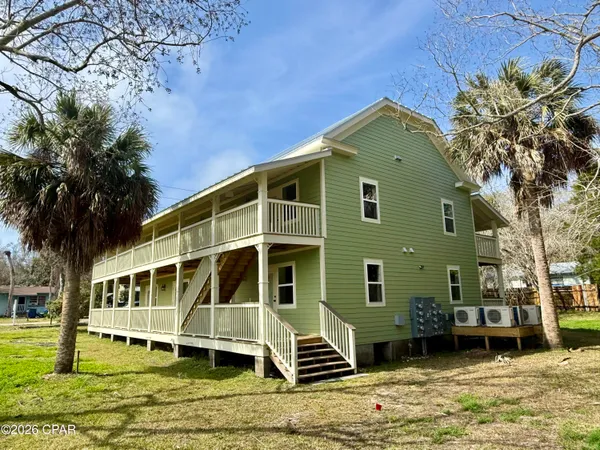 $949,900 | 145 6th Street, Apalachicola, FL 32320