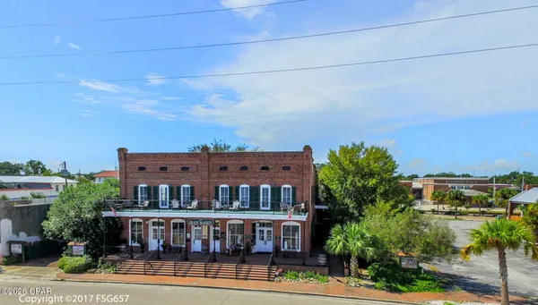 $949,900 | 145 6th Street, Apalachicola, FL 32320