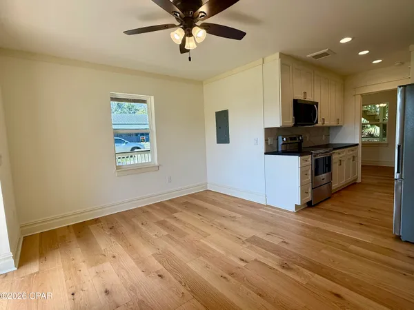 $949,900 | 145 6th Street, Apalachicola, FL 32320