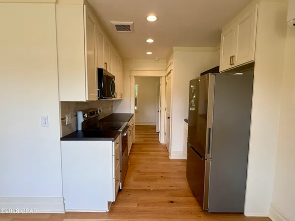 $949,900 | 145 6th Street, Apalachicola, FL 32320