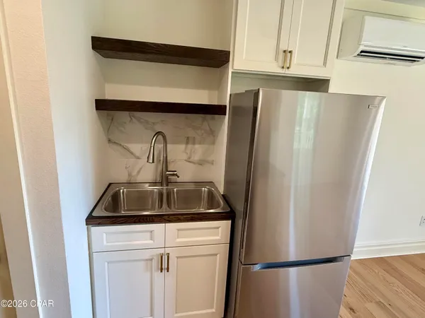 $949,900 | 145 6th Street, Apalachicola, FL 32320