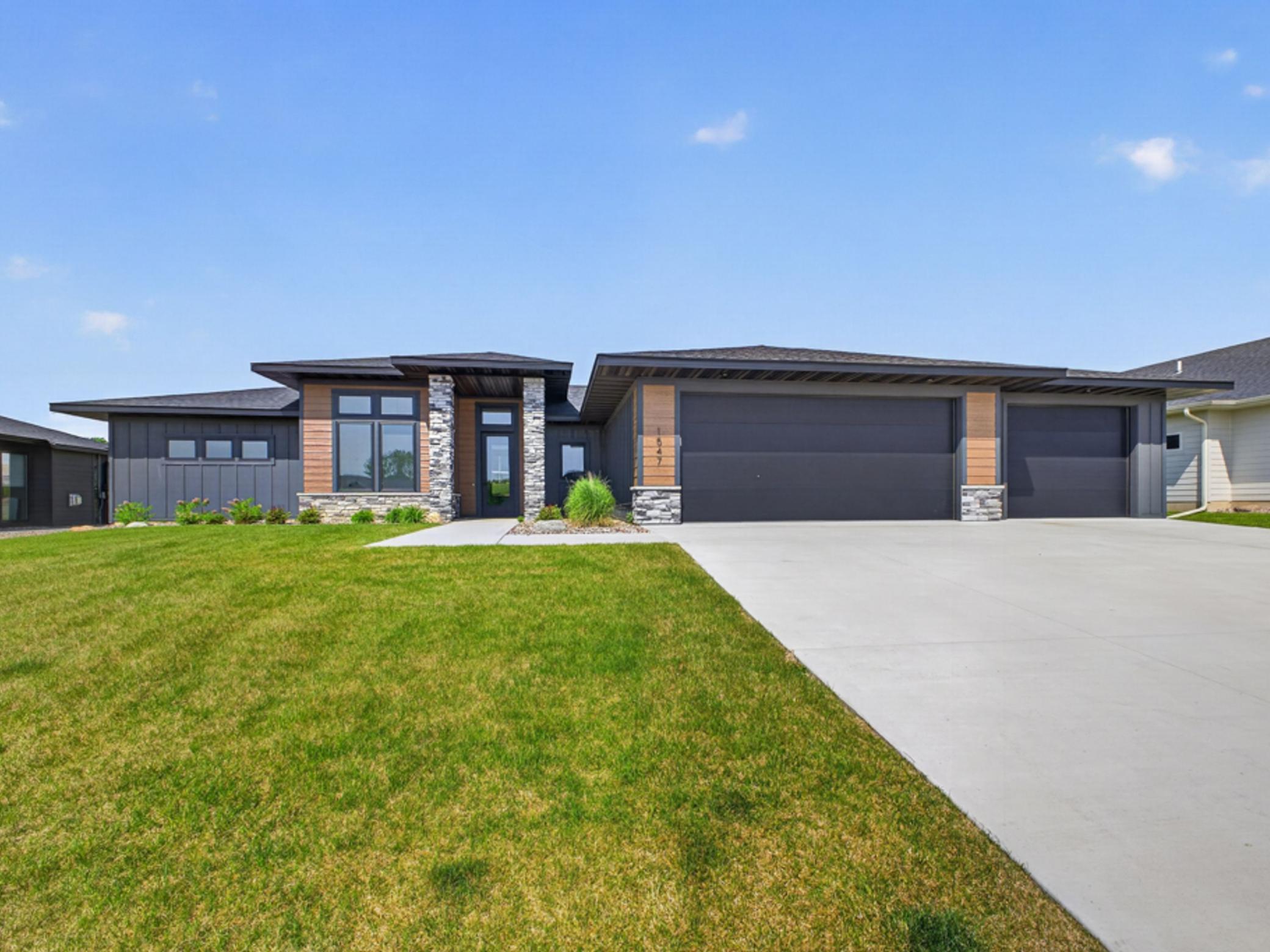 1547 Shannon Oaks Boulevard Northeast Rochester, MN 55906 - Photo 1 of 40