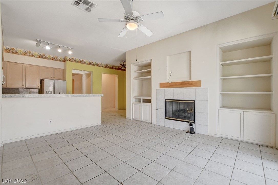10024 Pinnacle View Place Las Vegas, NV 89134 - Photo 4 of 44