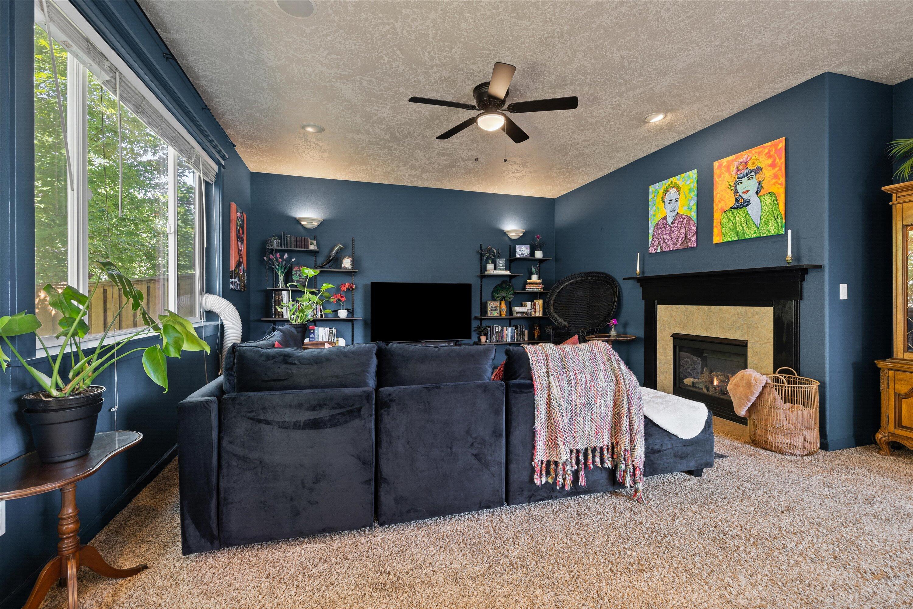 2805 Northeast Sedalia Loop Bend, OR 97701 - Photo 11 of 29 12-3163_230807_JILLROSELL